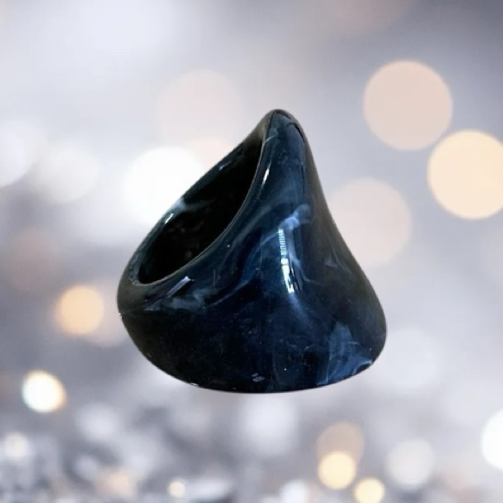 Black Swirled Ring w/White Handmade Resin Statement Ring Sz 7.5-8✨NWOT✨